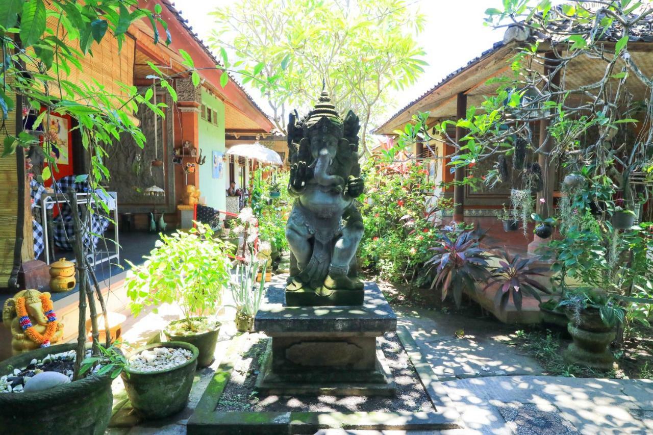 Mertha Jati Hotel Kuta Lombok Esterno foto